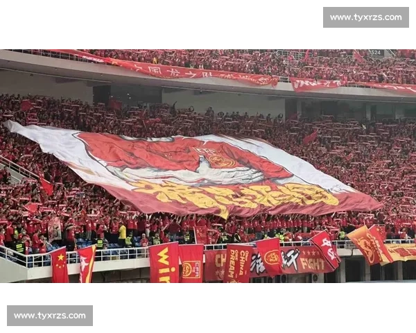 乐山球迷太会了！TIFO 映大佛，呐喊震球场